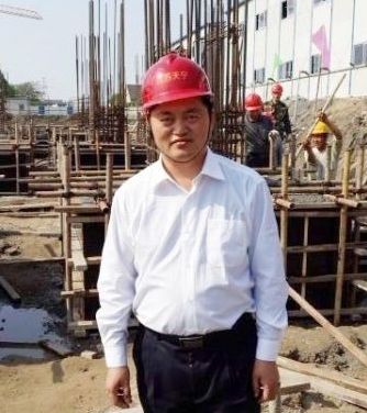 优优工长江文豪