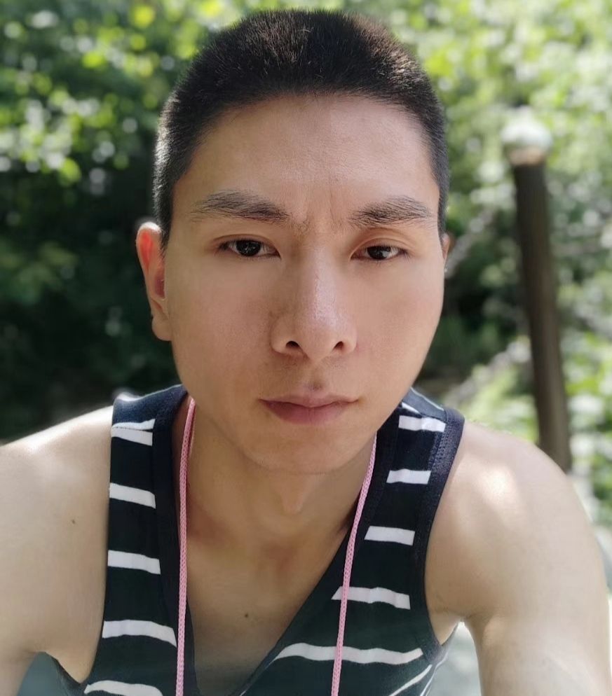 优优工长赖启斌