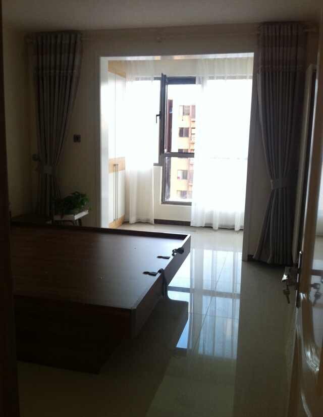 �����Ͻ��¸���һ��װ��Ч��ͼ