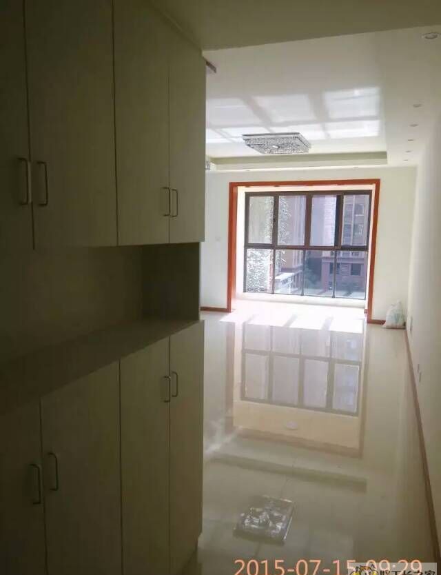 �ɶ����н���װ��Ч��ͼ