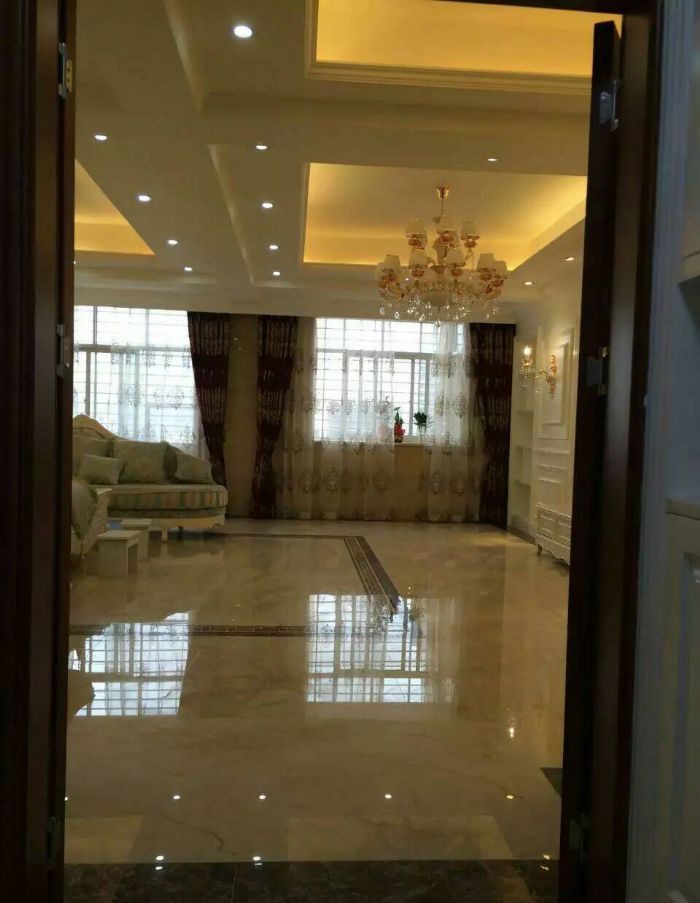 �����ɺ��Խ���װ��Ч��ͼ