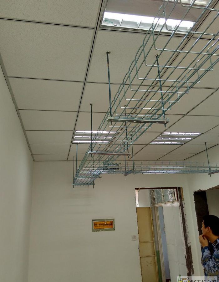 青岛徐州路部队机房装修效果图