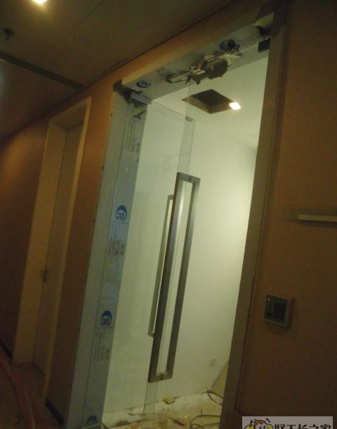 �ɶ�����һ�Ű칫��װ�޹���װ��Ч��ͼ