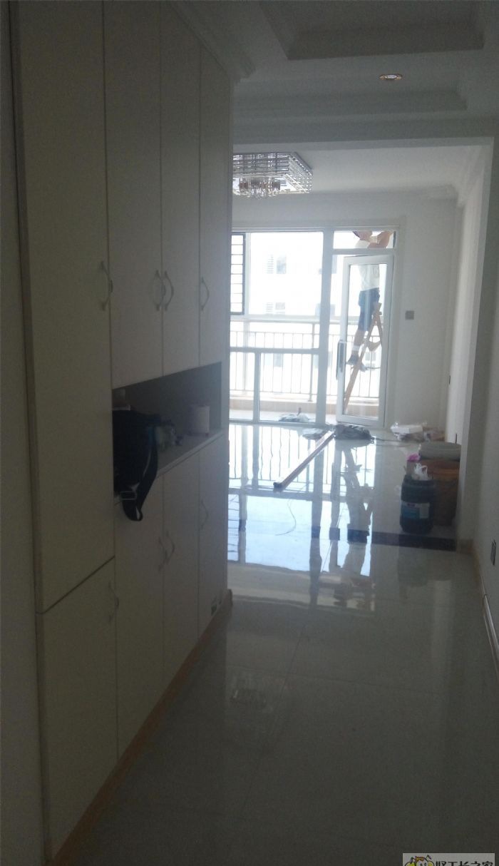 �ൺ��һ��ɫ����װ��Ч��ͼ