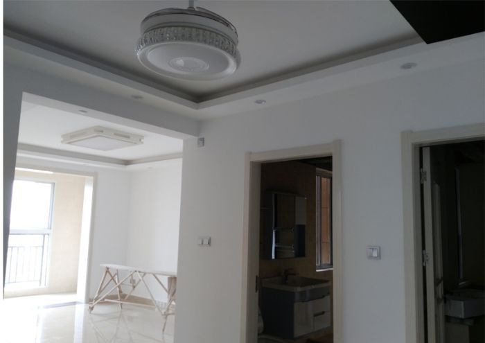 �γǽ�ɫ��Եװ��Ч��ͼ