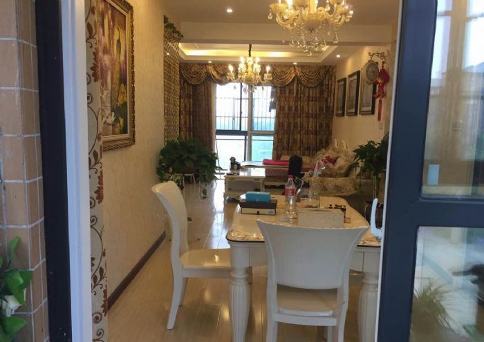 �人���ں���װ��Ч��ͼ