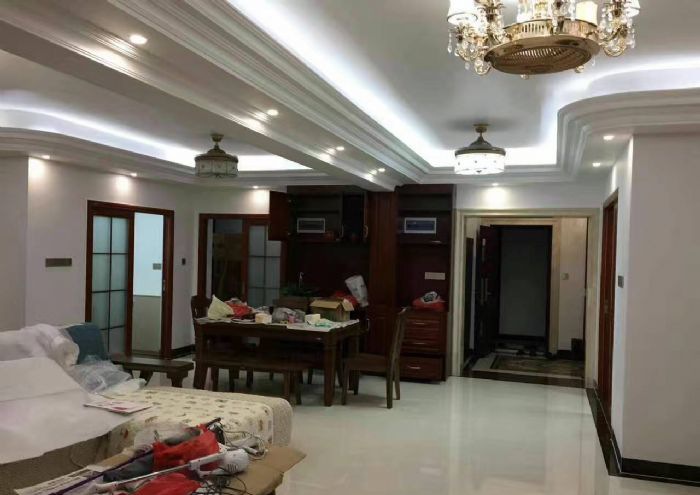 ���ڱ����۾�װ��Ч��ͼ