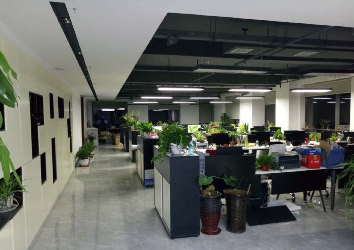 ֣�ݴ�ѧ�Ƽ�԰�칫��װ��Ч��ͼ