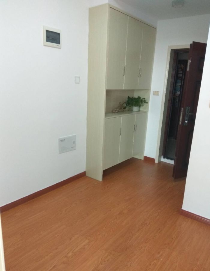 �人���ڱ���Ԣװ��Ч��ͼ