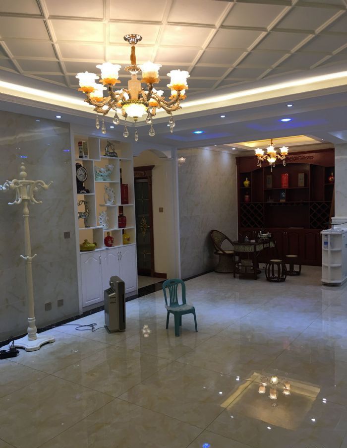 ֣�ݽ�ɫ����װ��Ч��ͼ