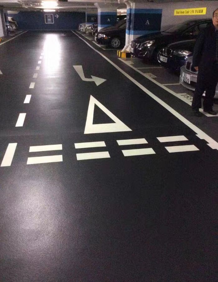 广州地下停车场地坪漆施工装修效果图