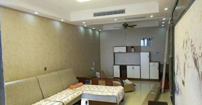 ��ɫ����װ��Ч��ͼ