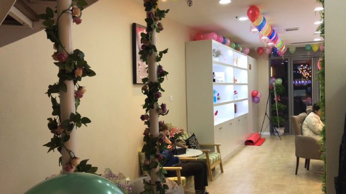 南京天平座美甲店装修效果图
