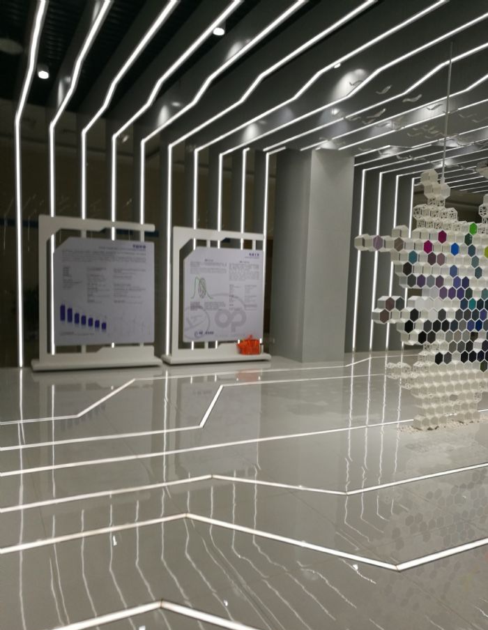 苏州上海延锋彼欧展厅装修效果图