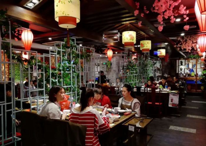 ��ݸ��ɫ��������װ��Ч��ͼ