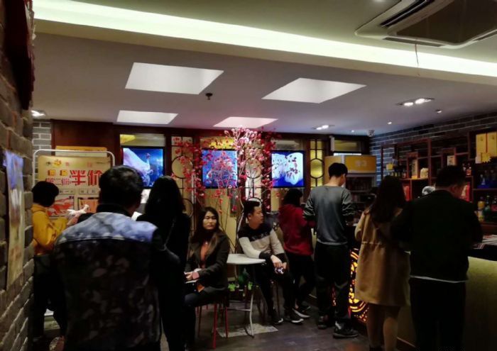 ��ݸ��ɫ��������װ��Ч��ͼ