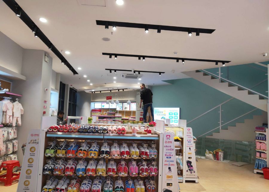 海口铺面母婴店装修效果图