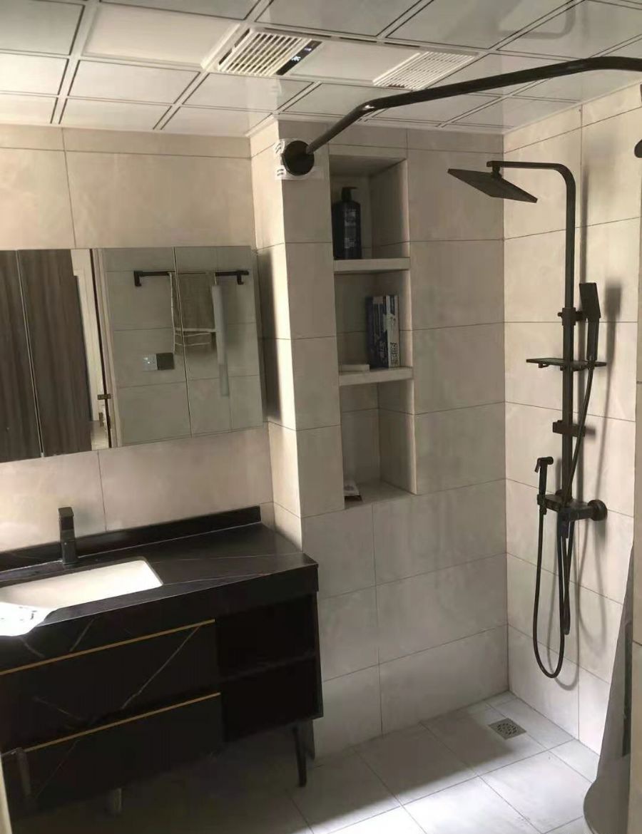 �ϲ���ʢ����װ��Ч��ͼ