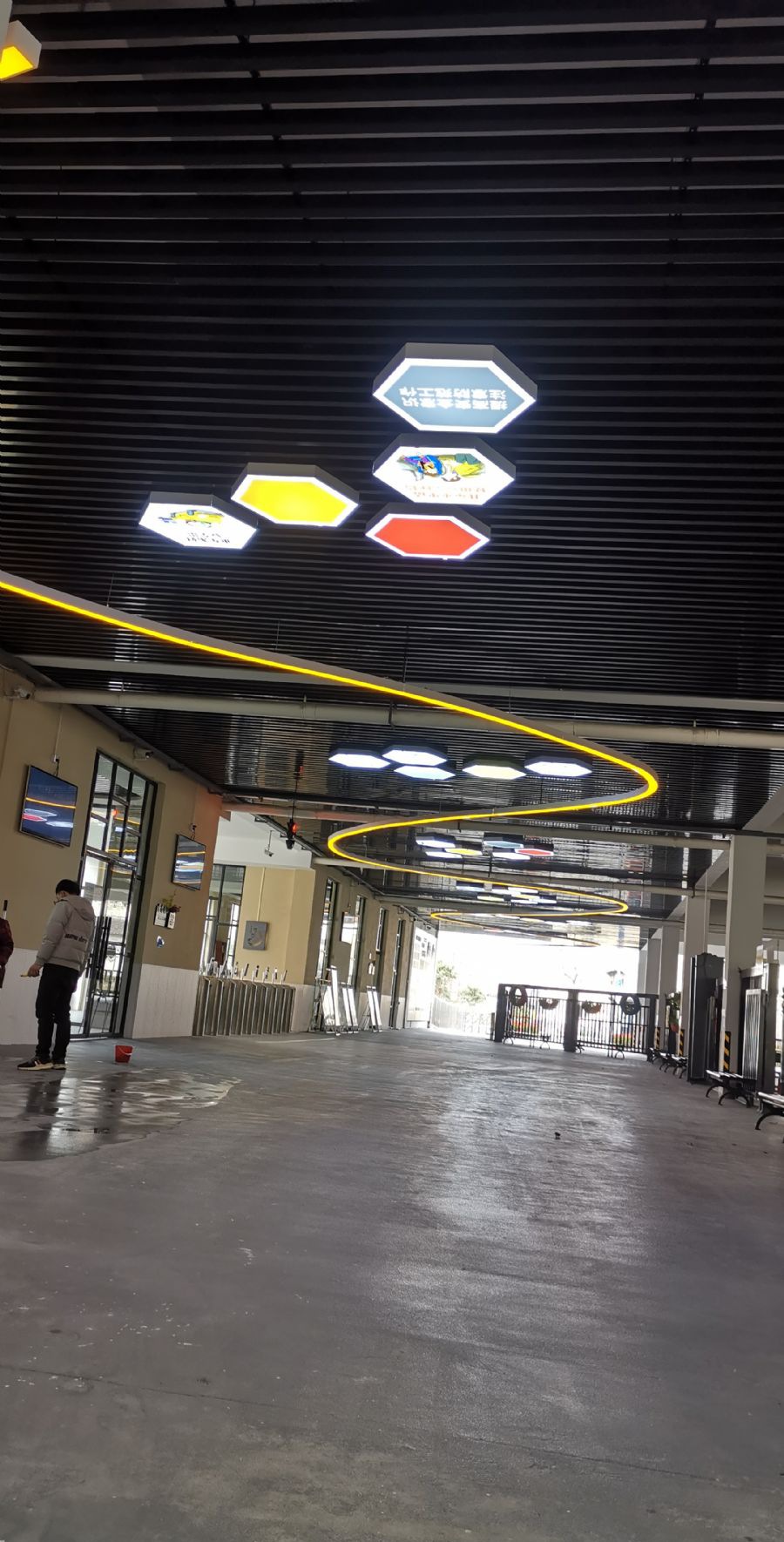 苏州台州路桥南官小学交通展厅装修效果图